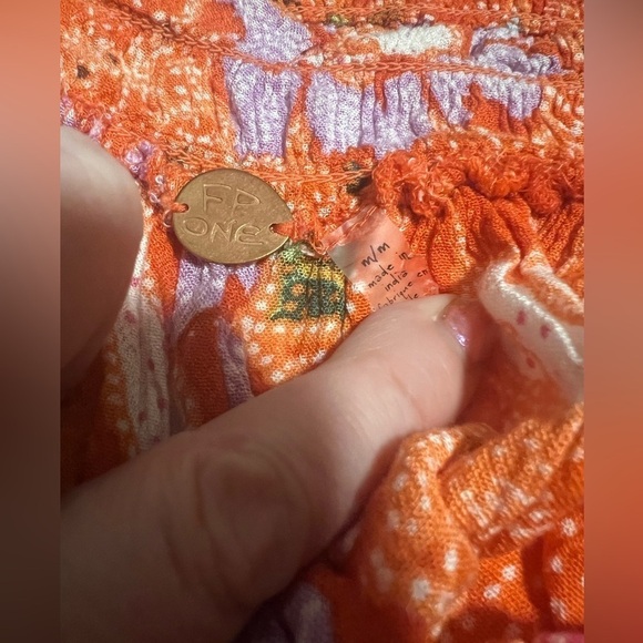 NWOT Free People Smocked Shoulder Top - M - Picture 3 of 5